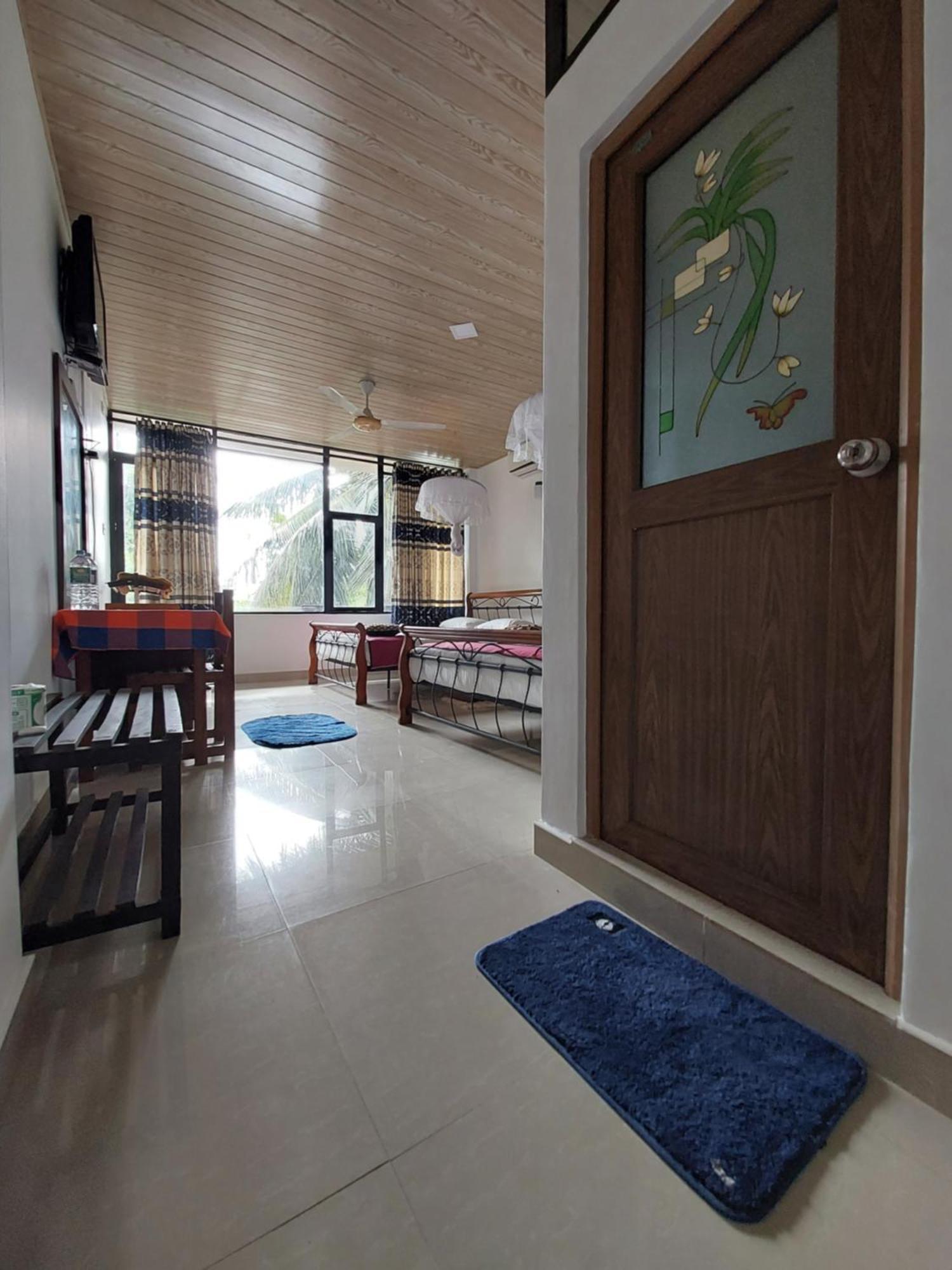 Lake Wave Hotel Anuradhapura Eksteriør billede