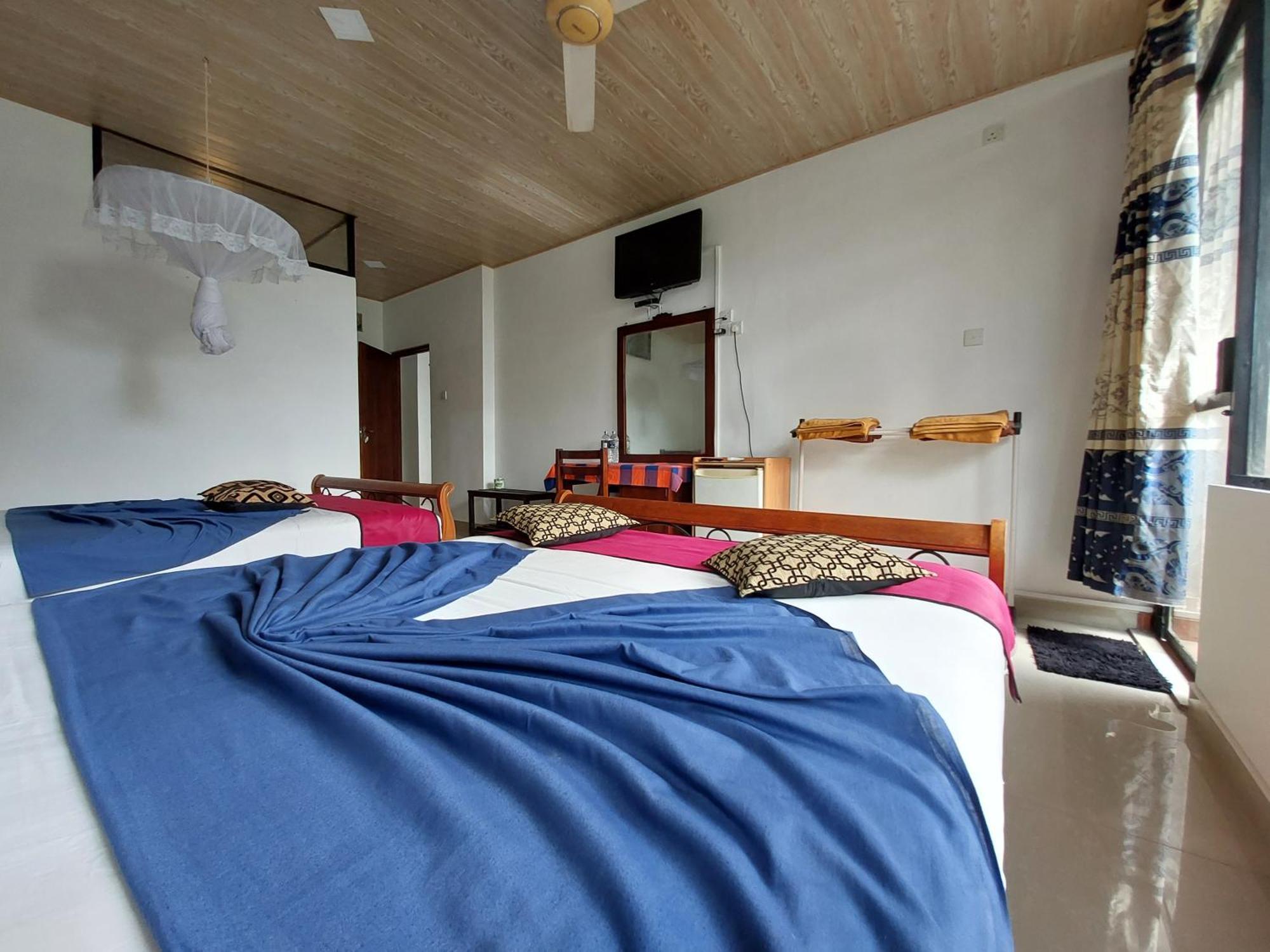 Lake Wave Hotel Anuradhapura Eksteriør billede