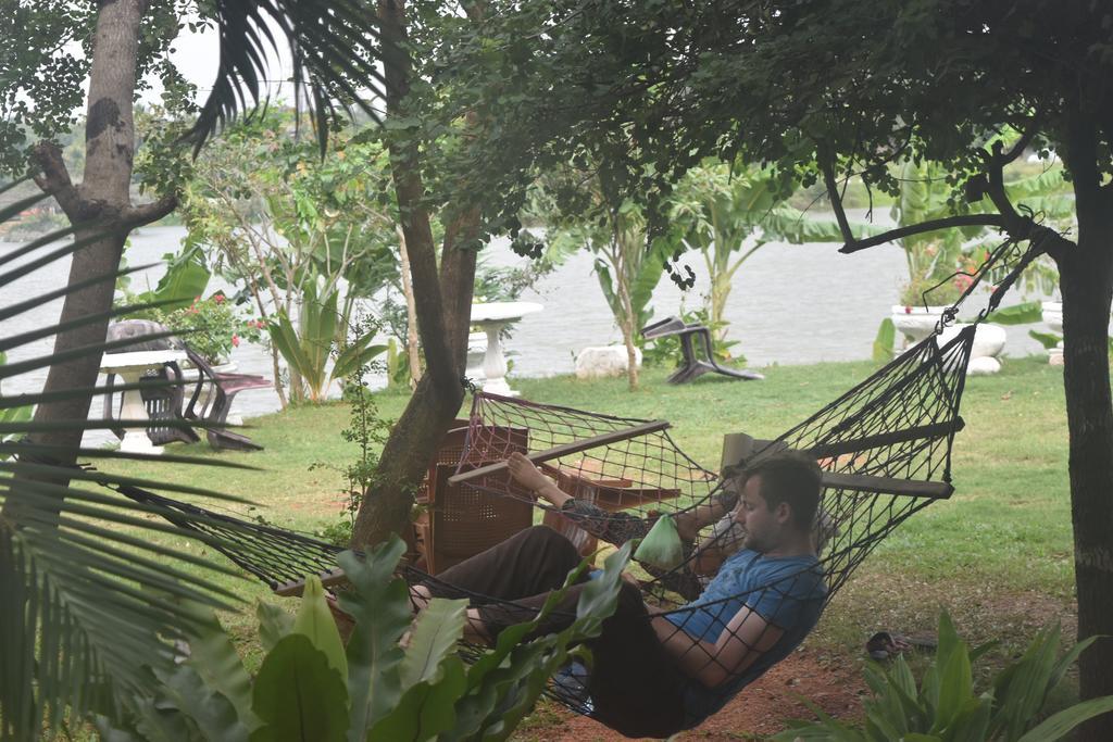 Lake Wave Hotel Anuradhapura Eksteriør billede
