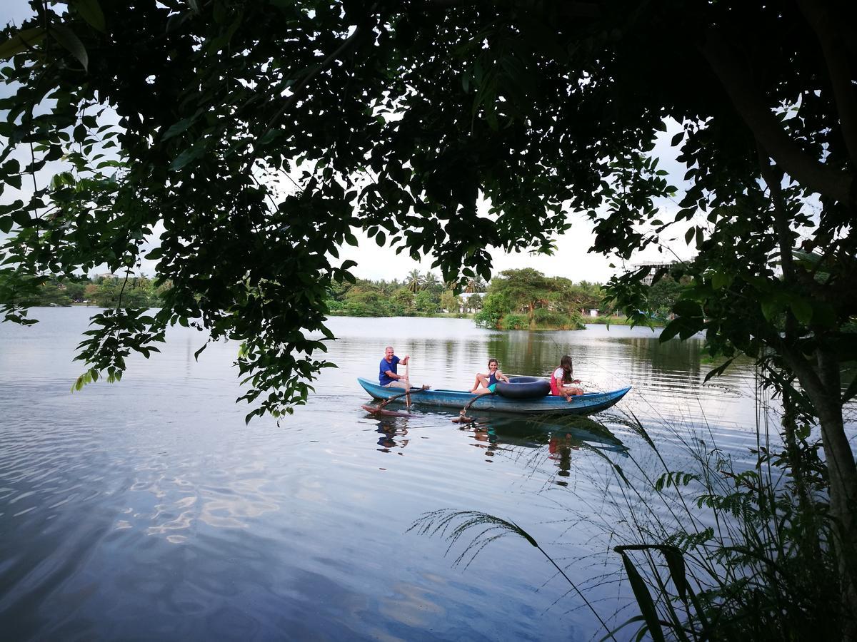 Lake Wave Hotel Anuradhapura Eksteriør billede
